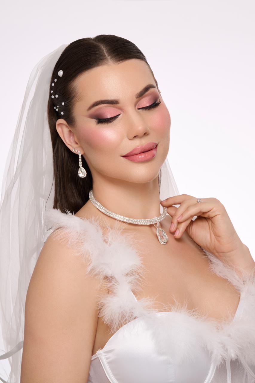 Professional makeup artist sharjah